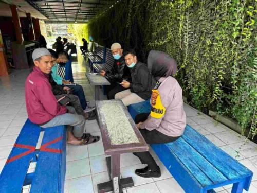 Polwan Polres Rohul, Jumat Curhat di Desa Koto Tinggi